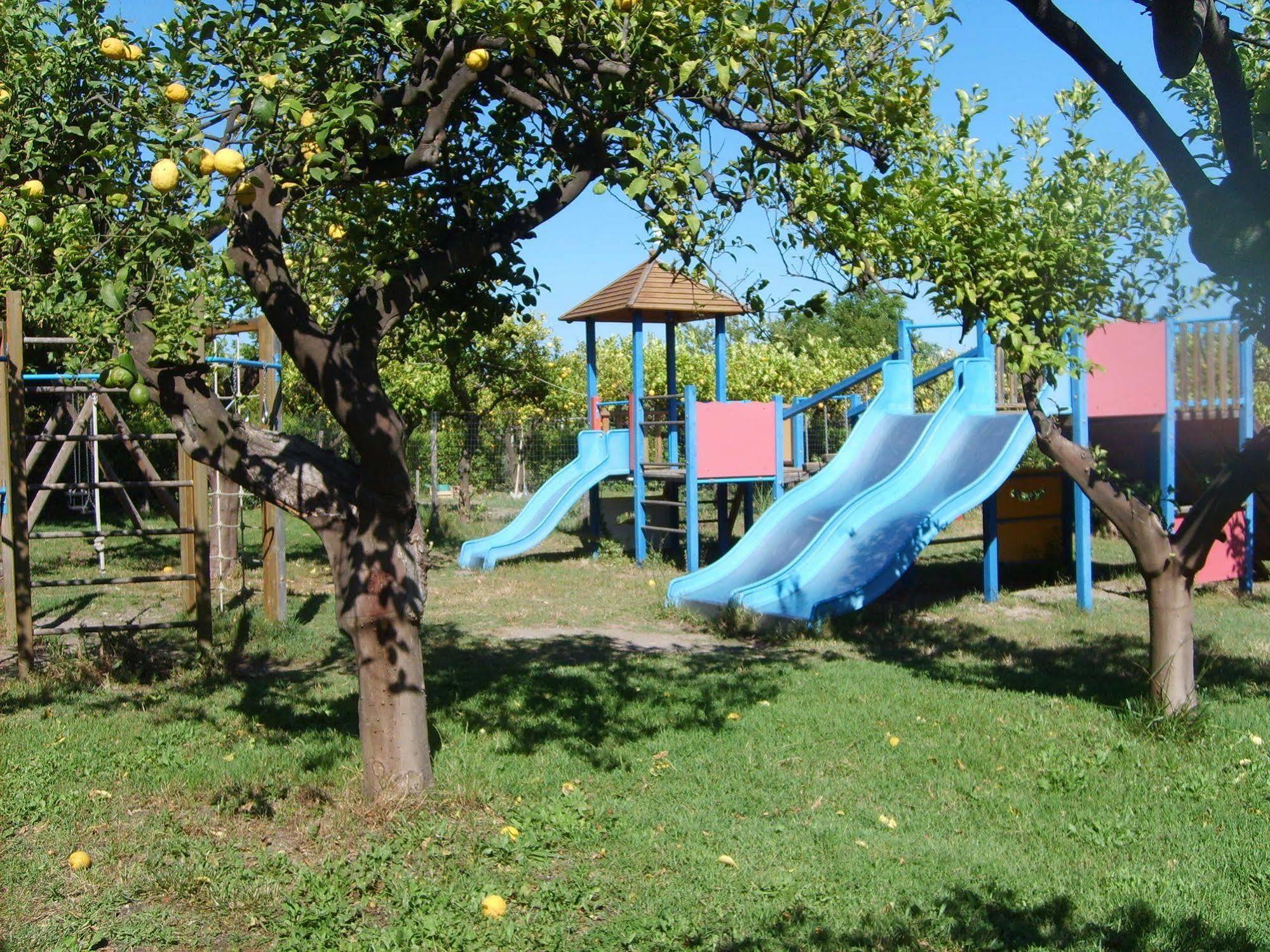 Agriturismo Terrenia Villa Трапитело Екстериор снимка